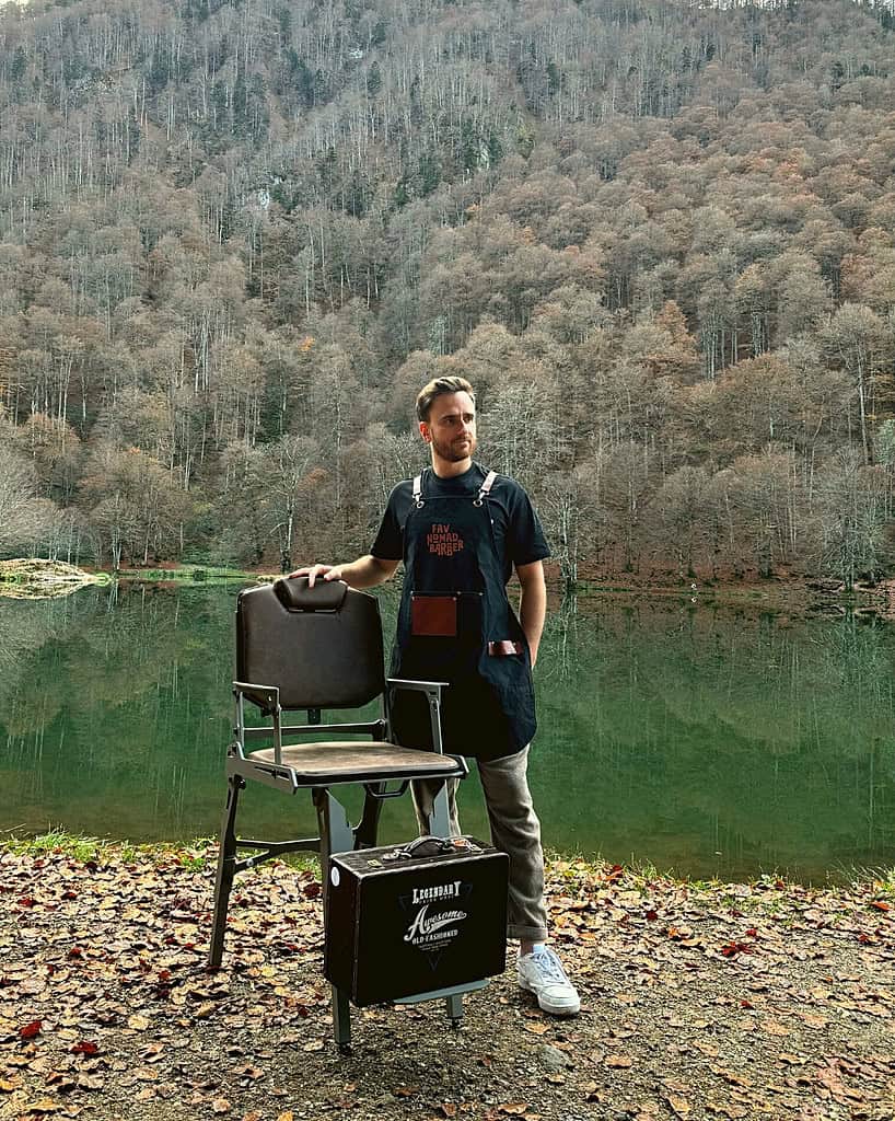 Kevin gérant de fav nomad barber : coiffeur barbier toulouse